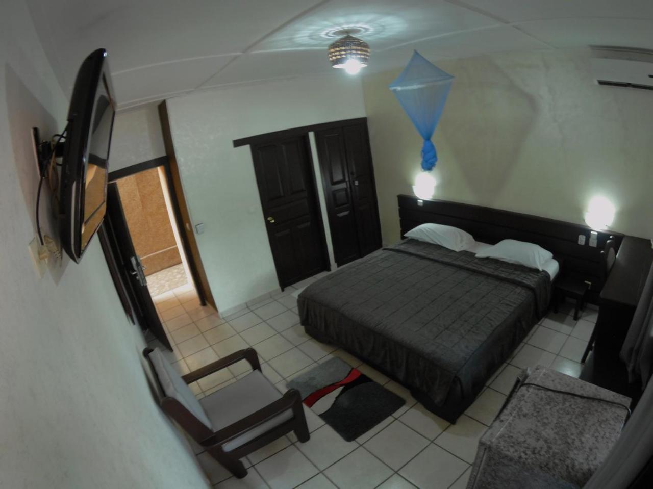 Hotel Napoleon Lagune Lome Ngoại thất bức ảnh